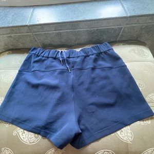 Lululemon on the fly athletica shorts woven size 12.